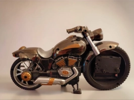 Zegarek biurkowy motocykl